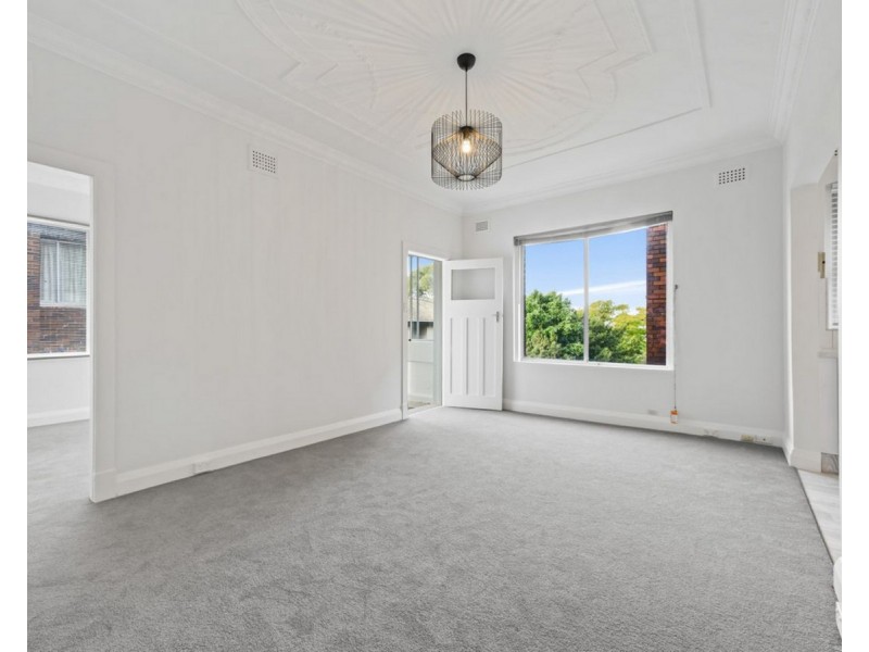 90 Coogee Bay Road, South Coogee NSW 2034