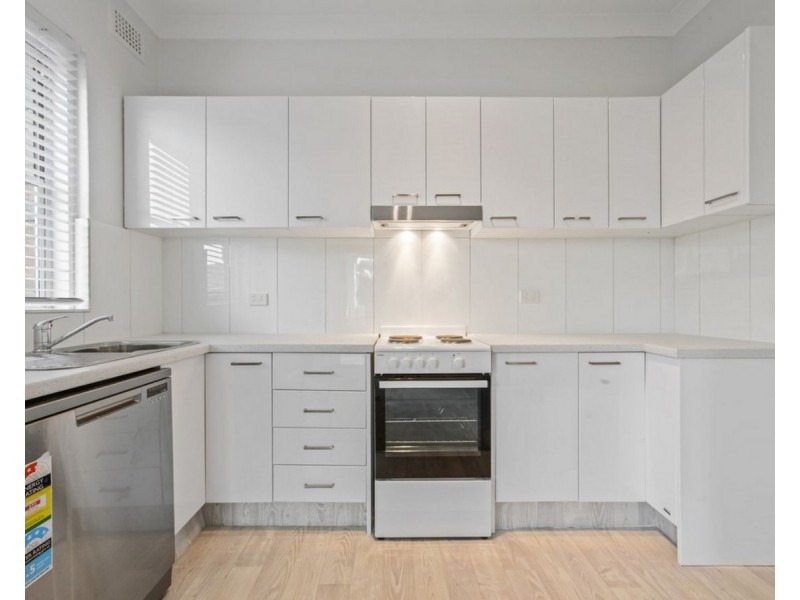 90 Coogee Bay Road, South Coogee NSW 2034