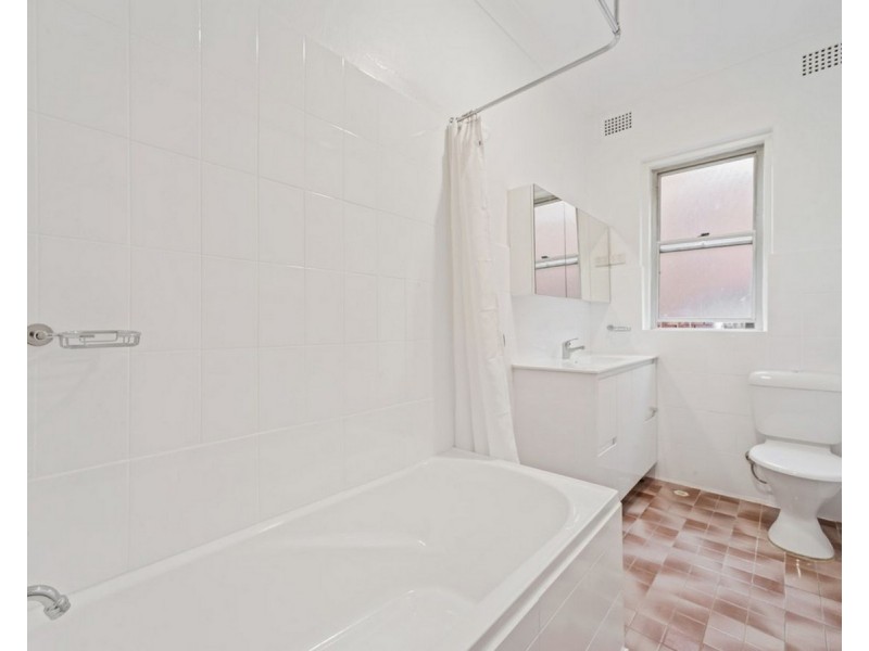 90 Coogee Bay Road, South Coogee NSW 2034