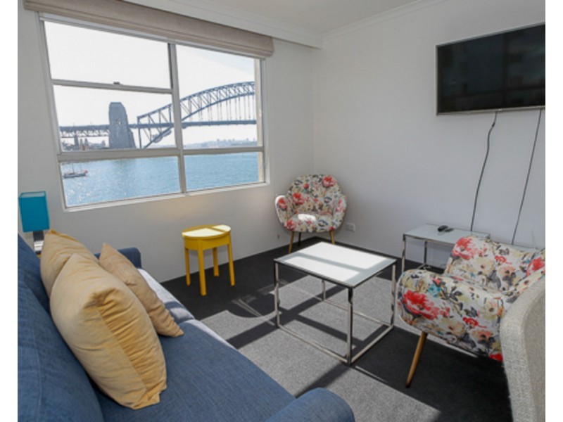 2 Henry Lawson Avenue, Mcmahons Point NSW 2060