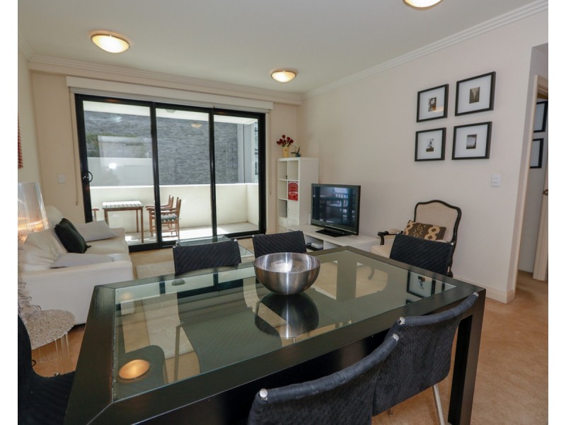 13 Bay Drive, Meadowbank NSW 2114