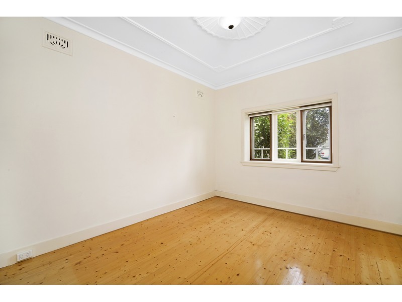 8 Oswald Street, Campsie NSW 2194