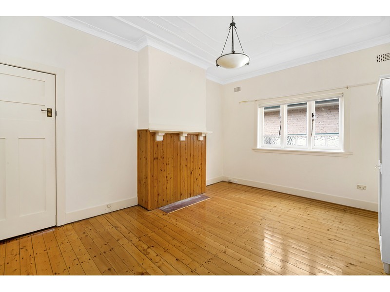 8 Oswald Street, Campsie NSW 2194