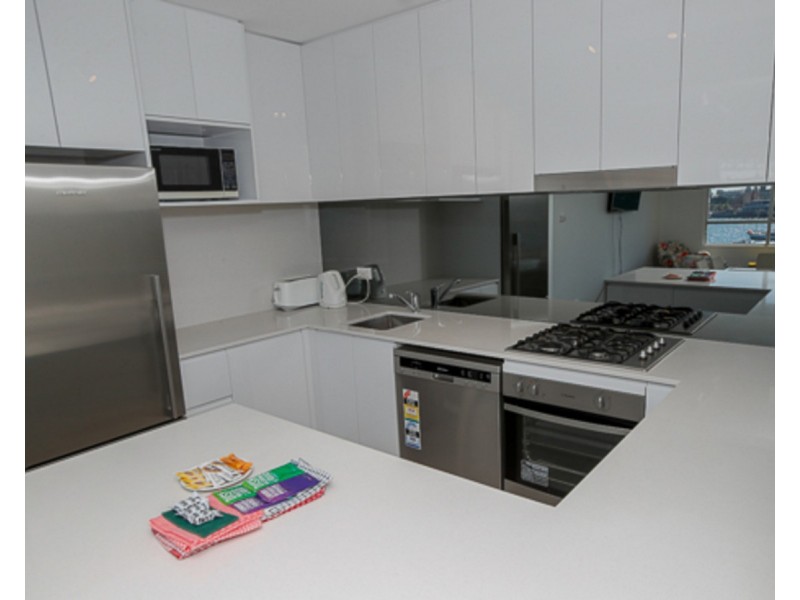 2 Henry Lawson Avenue, Mcmahons Point NSW 2060