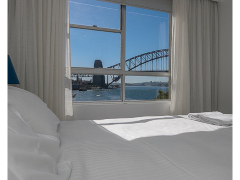 2 Henry Lawson Avenue, Mcmahons Point NSW 2060