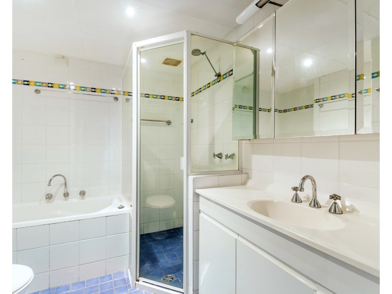 12/8-10 East Crescent Street, Mcmahons Point NSW 2060