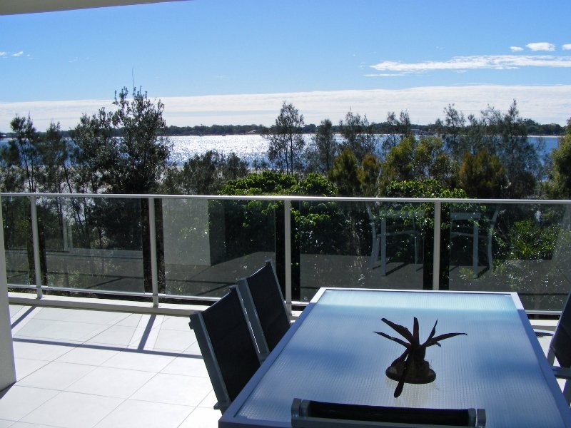 Unit 15 Spinnaker Blue, Sandstone Point QLD 4511