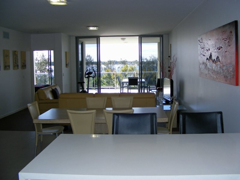 Unit 15 Spinnaker Blue, Sandstone Point QLD 4511