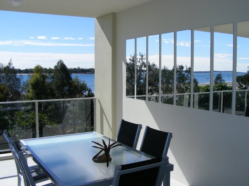 Unit 15 Spinnaker Blue, Sandstone Point QLD 4511