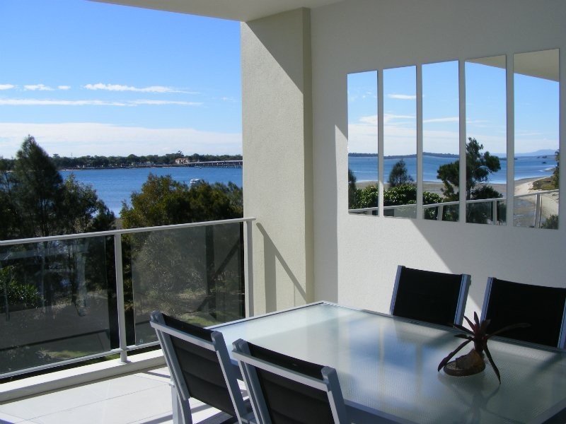 Unit 15 Spinnaker Blue, Sandstone Point QLD 4511