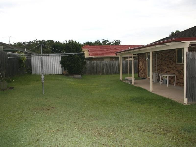 15 Solandra Circuit, Regents Park QLD 4118