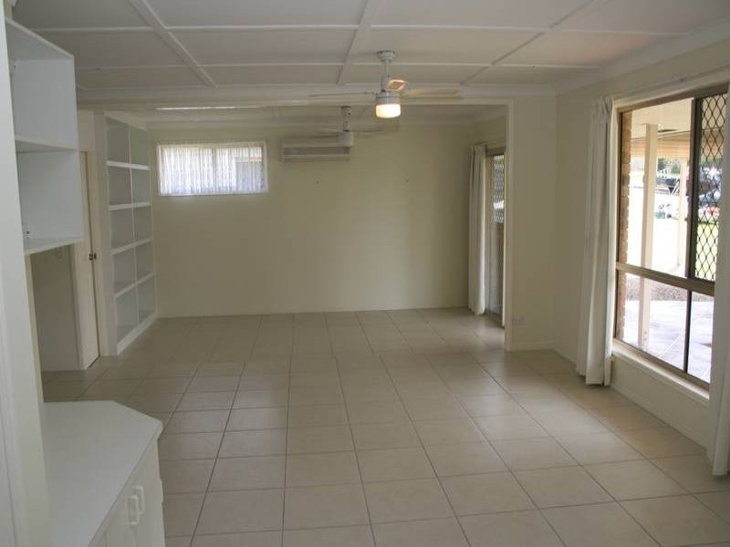 16 Penfold Street, Hillcrest QLD 4118