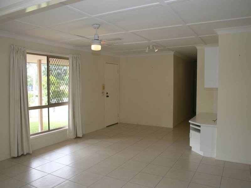 16 Penfold Street, Hillcrest QLD 4118