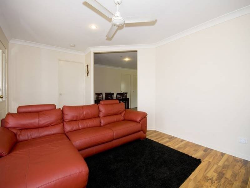 32 Lake Somerset Court, Logan Reserve QLD 4133