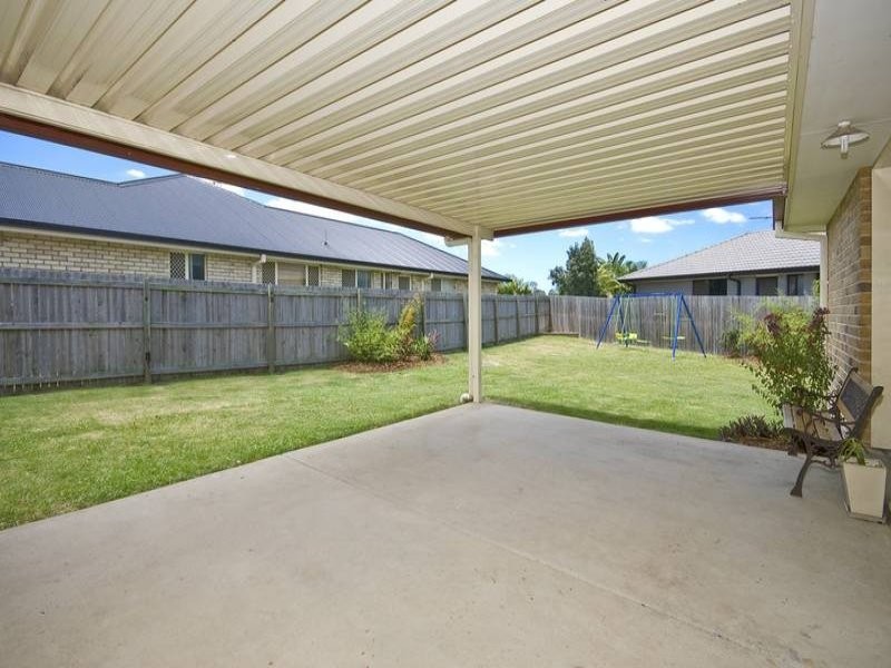 32 Lake Somerset Court, Logan Reserve QLD 4133