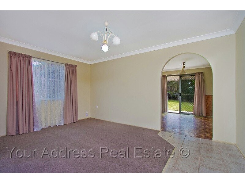 8 Barry Street, Boronia Heights QLD 4124