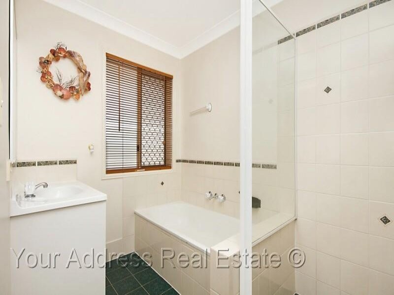 73 Bushland Drive, Regents Park QLD 4118