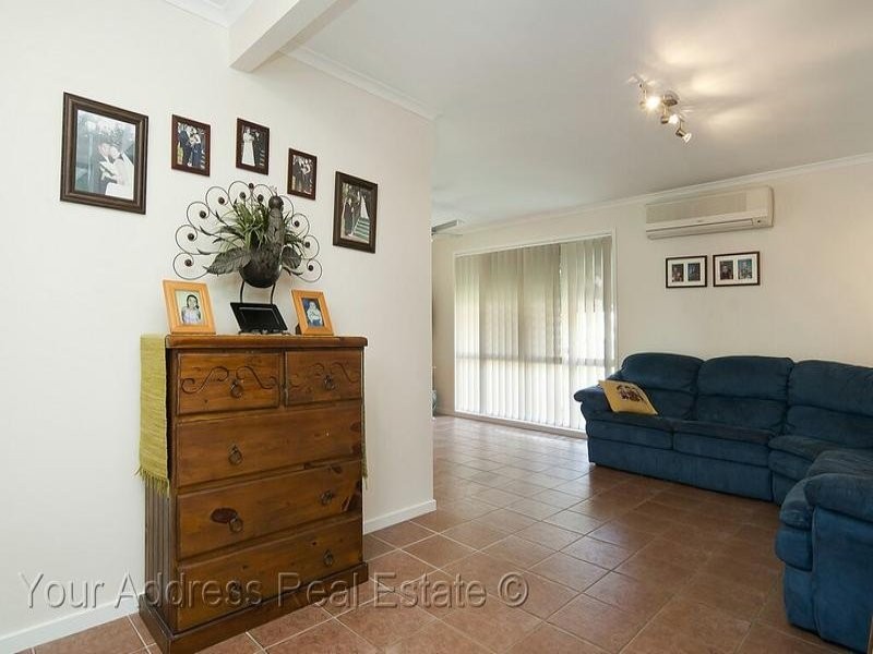 110 Bottlebrush Drive, Regents Park QLD 4118