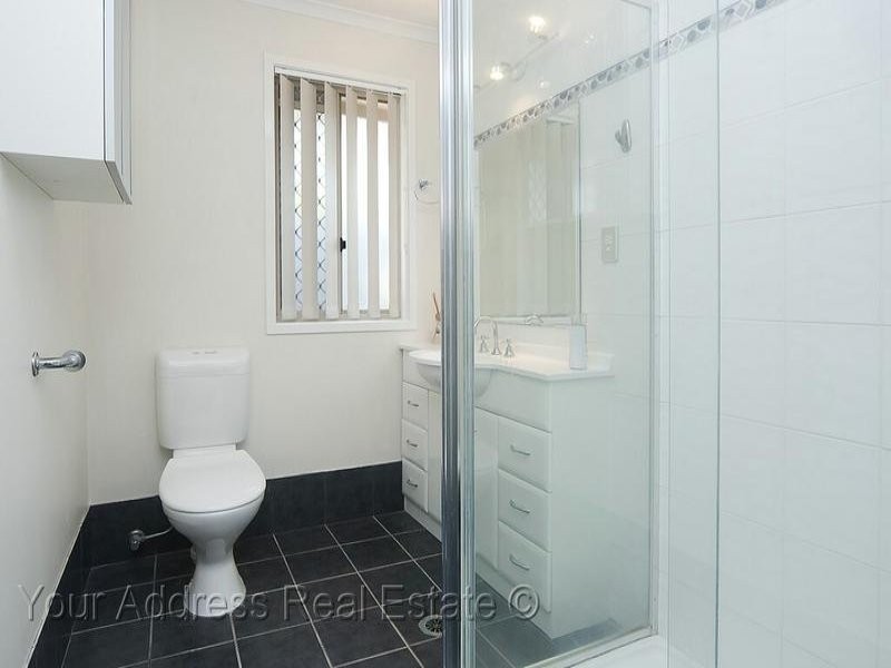 110 Bottlebrush Drive, Regents Park QLD 4118