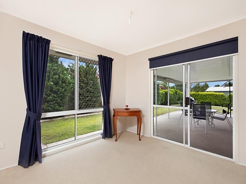 137 Emerald Drive, Regents Park QLD 4118
