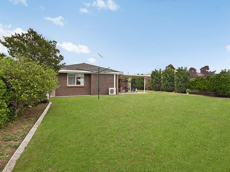 137 Emerald Drive, Regents Park QLD 4118