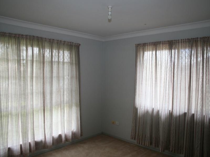 25 Indica Crescent, Regents Park QLD 4118