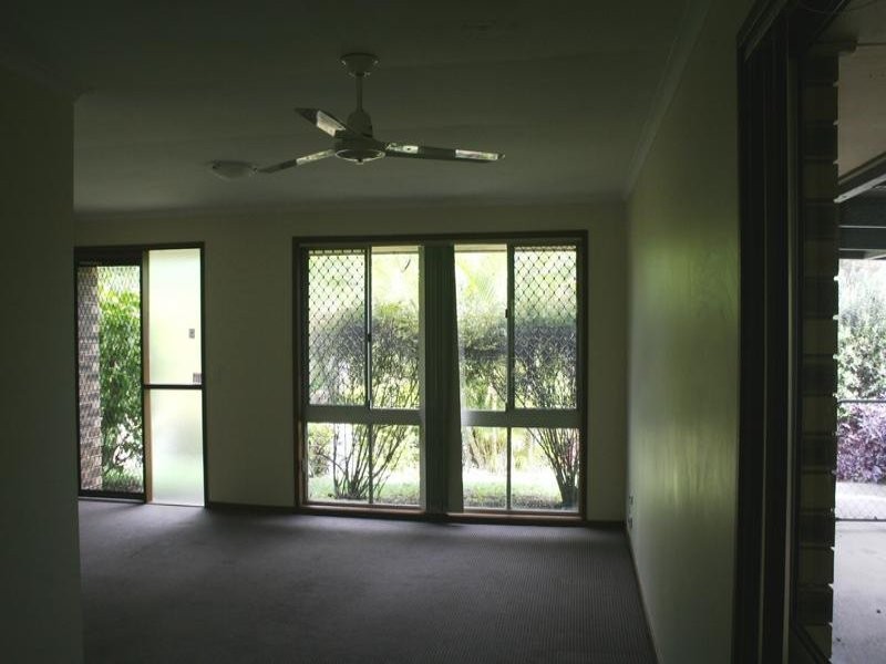 32 Dracon Street, Regents Park QLD 4118