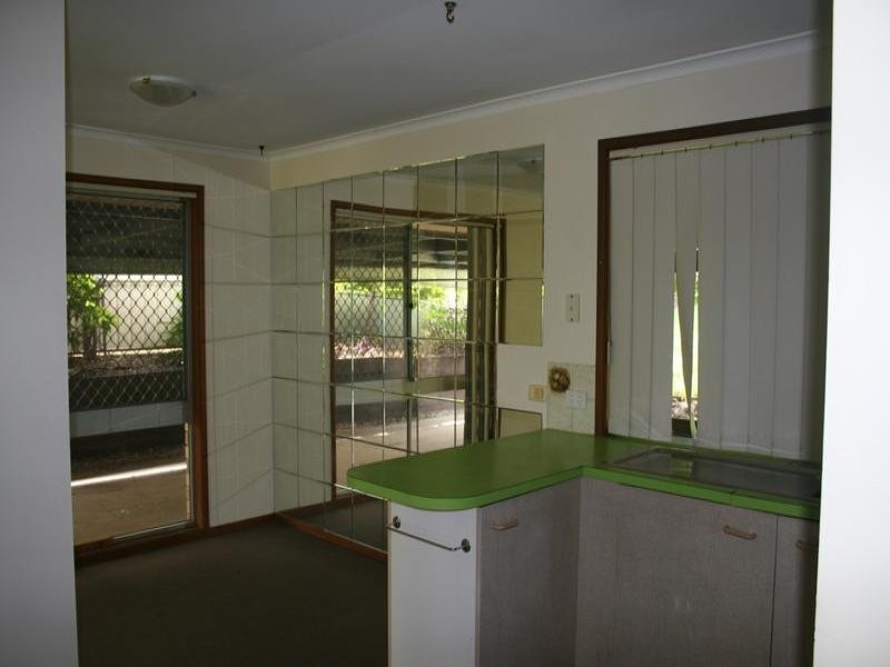 32 Dracon Street, Regents Park QLD 4118