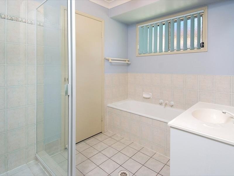 5 Sandheath Court, Regents Park QLD 4118