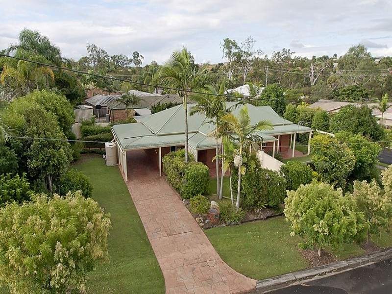 1 Folium Court, Regents Park QLD 4118