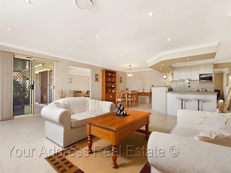 5 Cornell Close, Regents Park QLD 4118