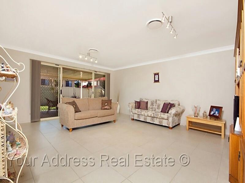 5 Cornell Close, Regents Park QLD 4118