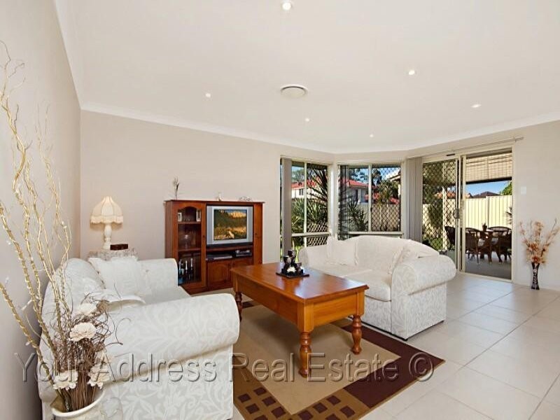 5 Cornell Close, Regents Park QLD 4118