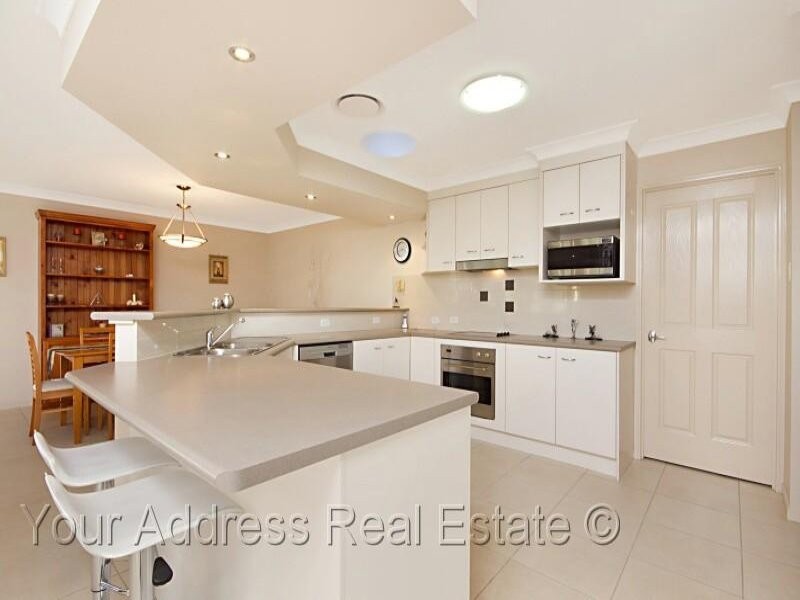 5 Cornell Close, Regents Park QLD 4118