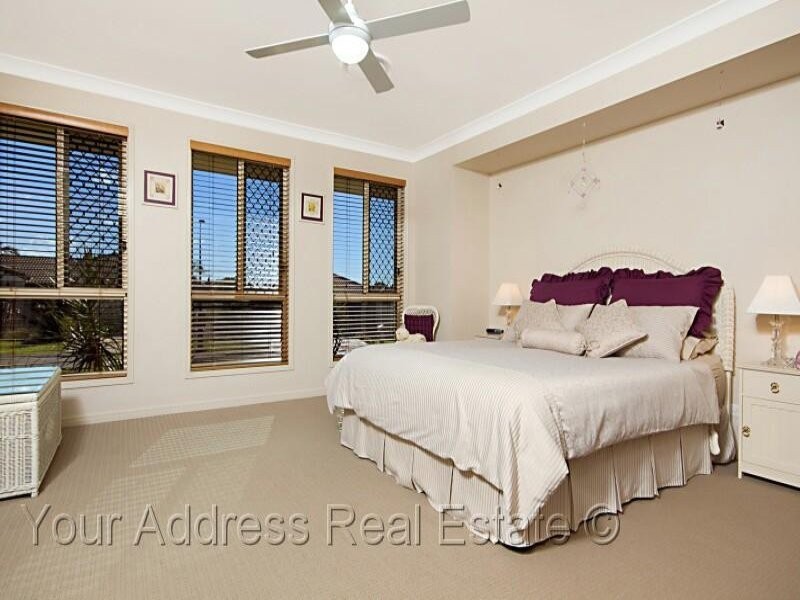 5 Cornell Close, Regents Park QLD 4118