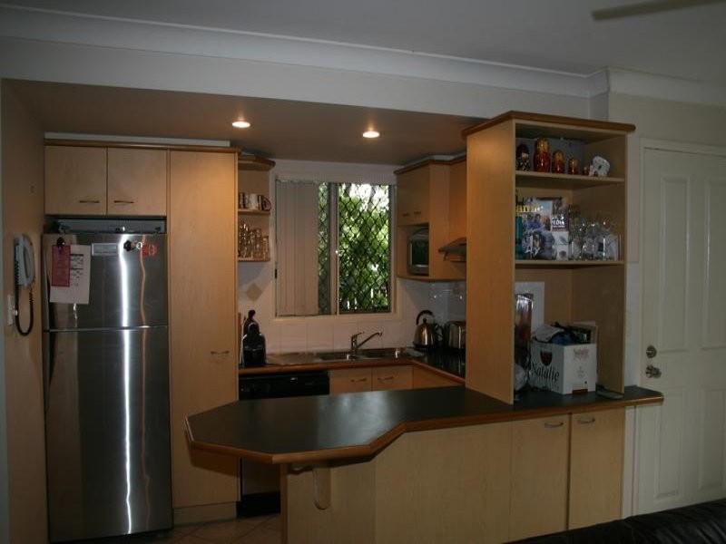 1/80 Victoria Terrace, Greenslopes QLD 4120