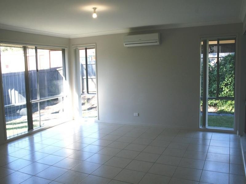32 Jeff Collins Drive, Bellbird Park QLD 4300