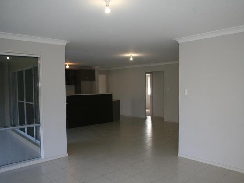 32 Jeff Collins Drive, Bellbird Park QLD 4300
