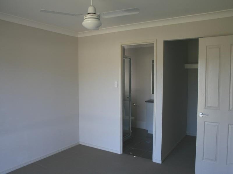 32 Jeff Collins Drive, Bellbird Park QLD 4300