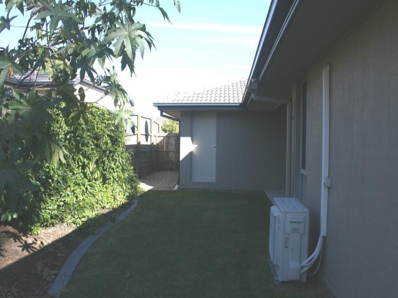 32 Jeff Collins Drive, Bellbird Park QLD 4300