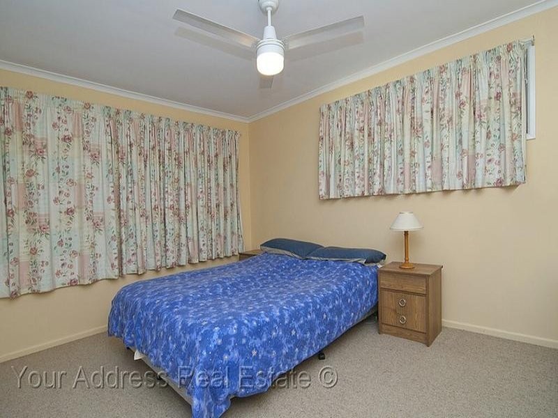 94 Conifer Street, Hillcrest QLD 4118