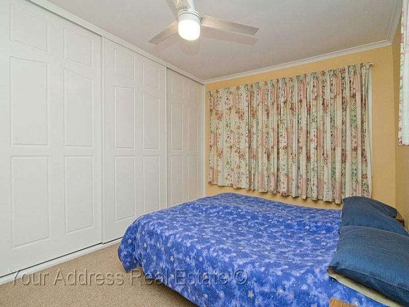 94 Conifer Street, Hillcrest QLD 4118