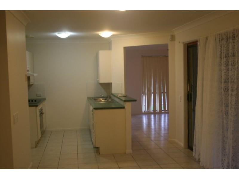 6 Ibrox Court, Regents Park QLD 4118