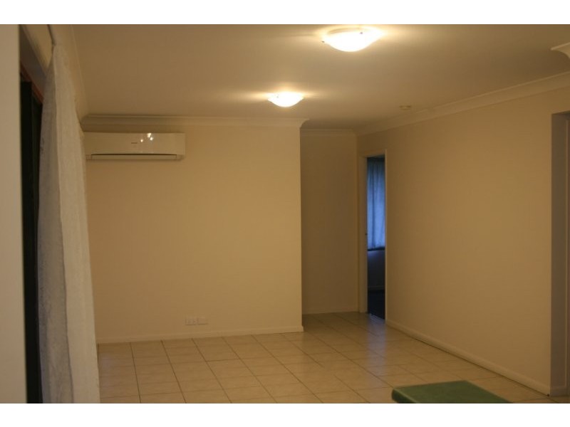 6 Ibrox Court, Regents Park QLD 4118
