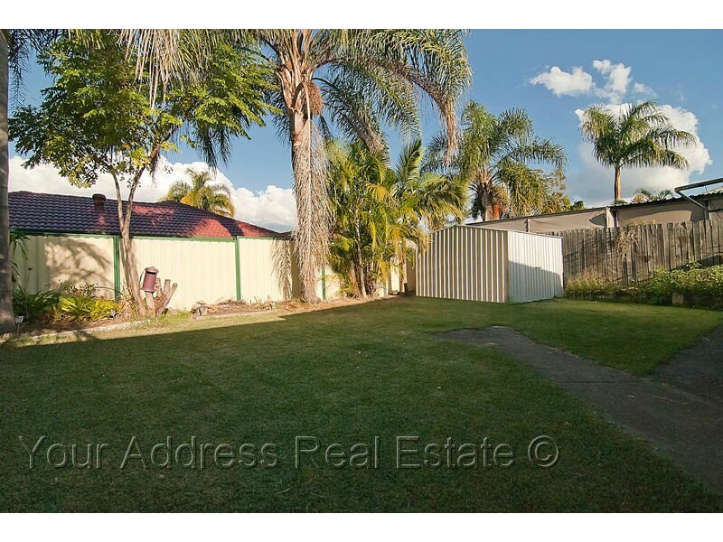 6 Ibrox Court, Regents Park QLD 4118