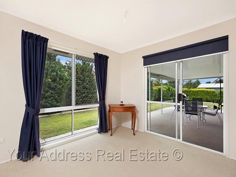 137 Emerald Drive, Regents Park QLD 4118