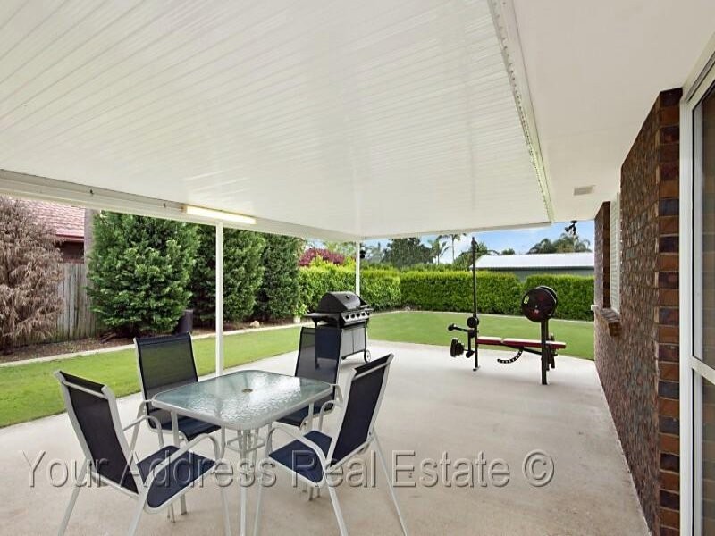137 Emerald Drive, Regents Park QLD 4118