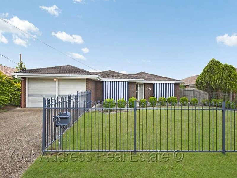 137 Emerald Drive, Regents Park QLD 4118