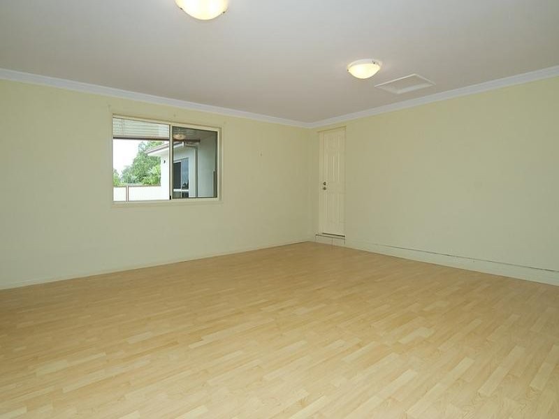 16 Cornell Close, Regents Park QLD 4118