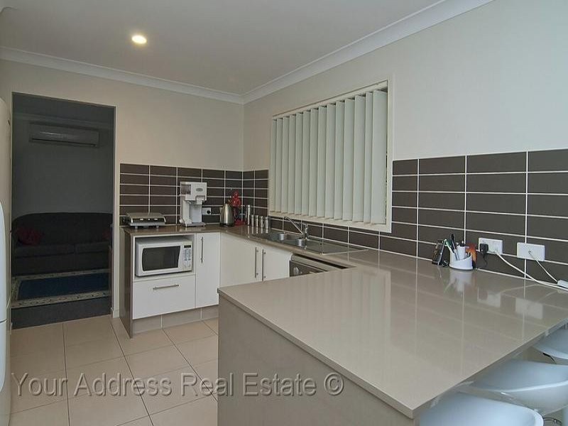 10 Chaka Street, Hillcrest QLD 4118